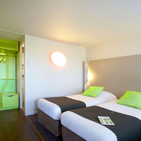 Campanile Grenoble Nord - Saint-Egreve Hotel Buitenkant foto