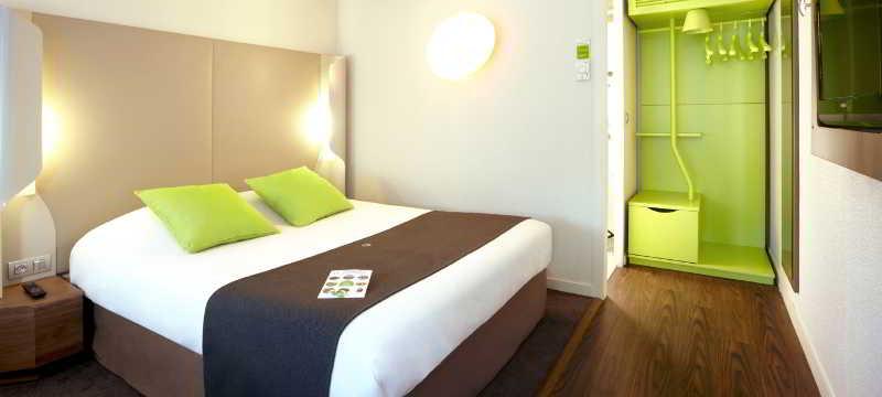 Campanile Grenoble Nord - Saint-Egreve Hotel Buitenkant foto