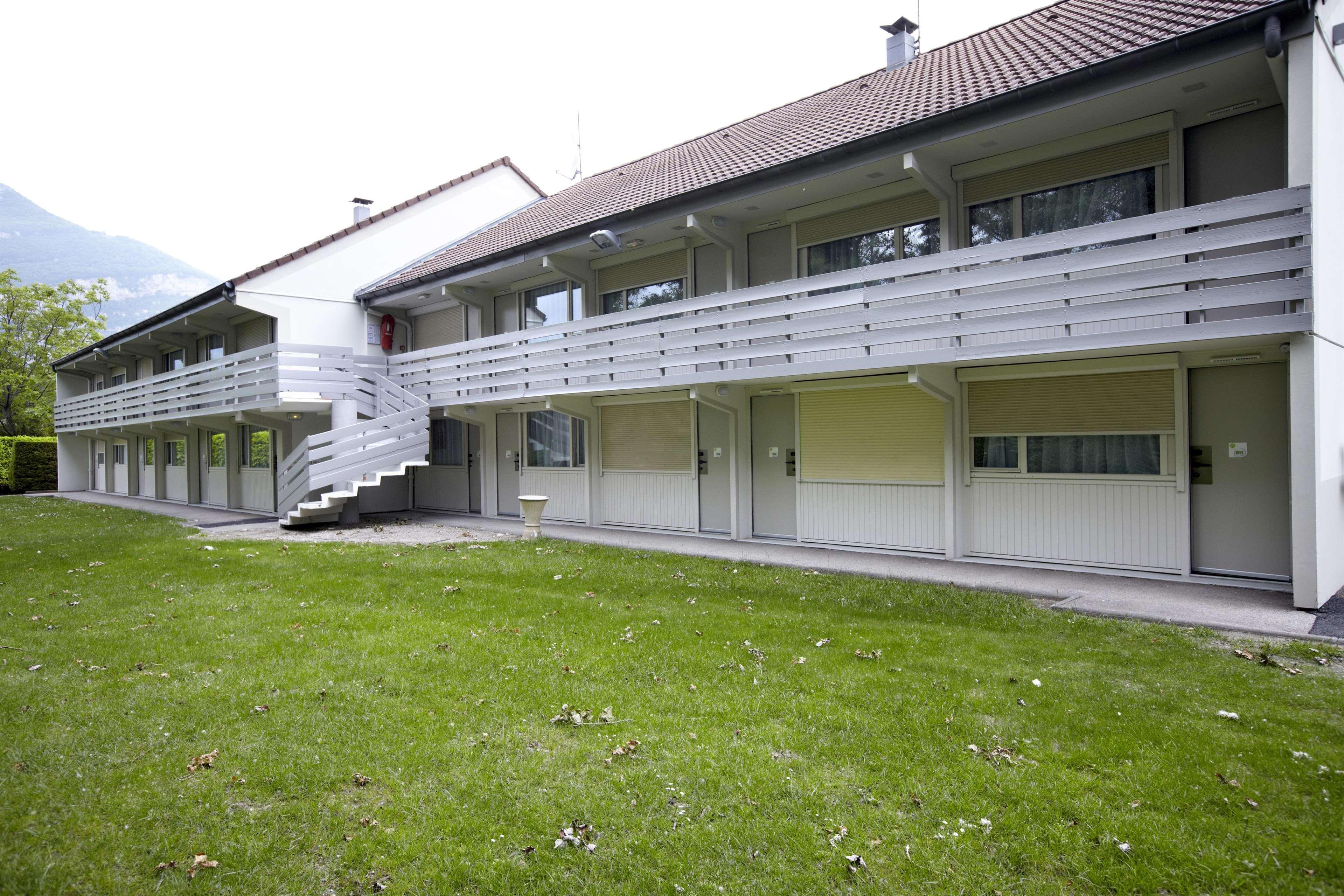 Campanile Grenoble Nord - Saint-Egreve Hotel Buitenkant foto