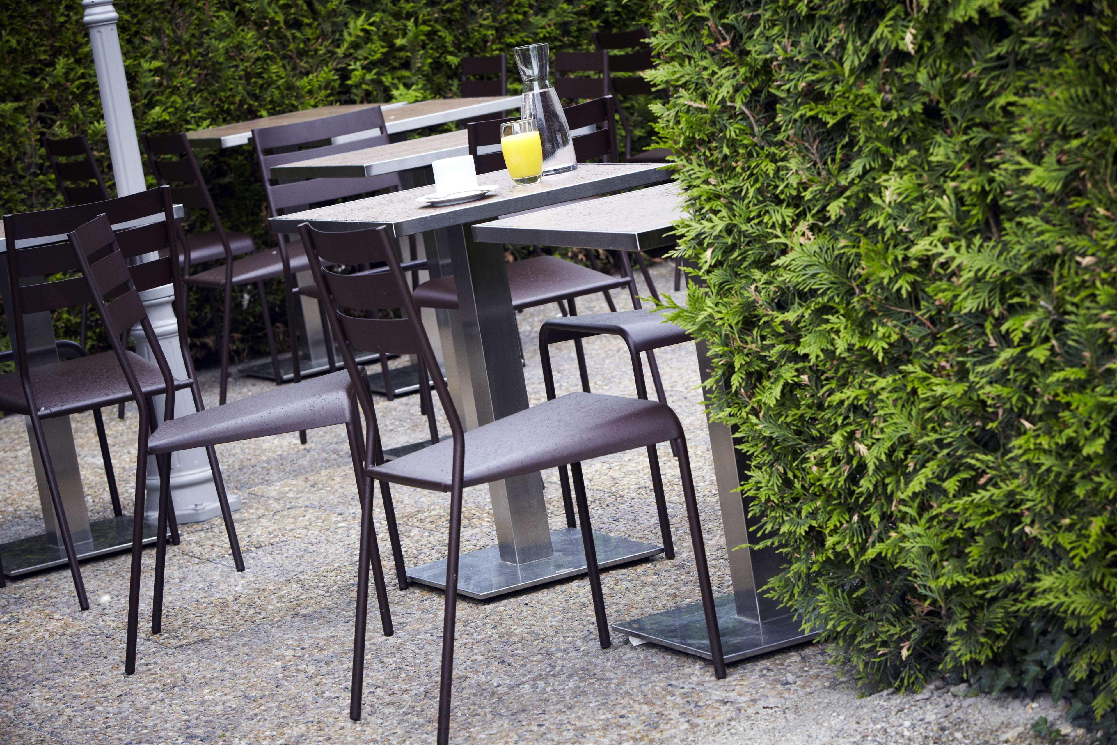 Campanile Grenoble Nord - Saint-Egreve Hotel Buitenkant foto